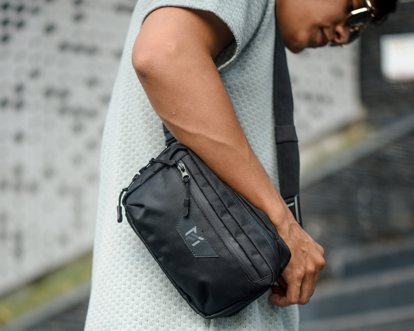 MAGNETIC SIDE BAG